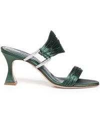 Manolo Blahnik - Grüne satin mule sandalen mit kristall-schnallen olo blahnik - Lyst