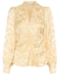 Gestuz - Gelbe Bluse Mit V-Ausschnitt Und Geraffter Vorderseite - Lyst