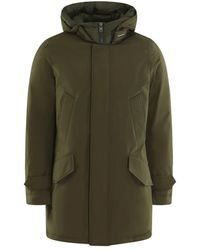 Woolrich - Parka con collo alto in verde - Lyst