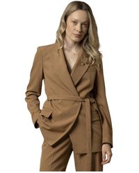 Kocca - Jassen ,Bruin ,Stijlvolle Wrap Around Lange Jas - Lyst