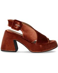 Ganni - Rote sandale mit absatz und kreuzdetail - Lyst