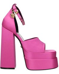 Versace - Schoenen ,Roze ,Satijn Roze Satijnen Strass Sandalen - Lyst