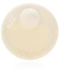 Vetements - Brosche Mit Logo - Lyst