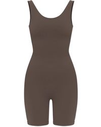 Rethinkit Studios - Nauwsluitende Jumpsuit Met Korte Pijpen - Lyst