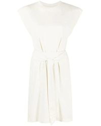 Vince - Weiße midi-kleid mit taillenbindung - Lyst