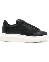 McQueen - Schwarze oversized sneakers mit invertiertem schädel - Lyst