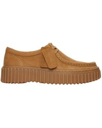 Clarks - Schoenen ,Bruin ,Suède Camelkleurige Suède Veterschoenen - Lyst