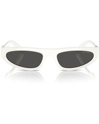 Miu Miu - Moderne sonnenbrille mit weißem rahmen und dunkelgrauen gläsern - Lyst