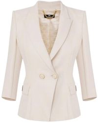 Elisabetta Franchi - Doppelreihige jacke aus doppelkrepp mit vordertaschen und goldener metall-logo-plakette - Lyst