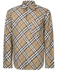 Burberry - Overhemden ,Bruin ,Katoen Bruine Overhemden Upgrade Stijlvolle Klassieke Look - Lyst