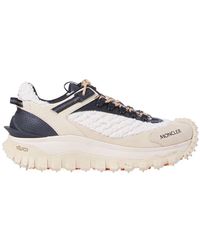 Moncler - Trailgrip low top sneakers de cuero nubuck - Lyst