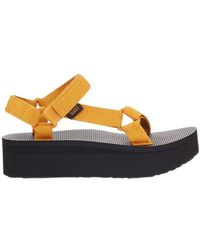 flatform universal gloriosa teva sandals