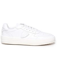 Philippe Model - Weiße ledersneakers mit perforationen - Lyst