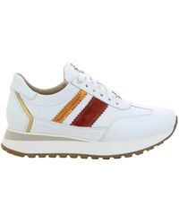 Footnotes - Hilda 31.012 - Lyst