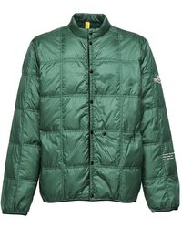 Moncler - Jassen ,Groen ,Groene Gewatteerde Jas Met Geborduurde Details - Lyst