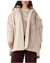 Beaumont Organic - Beiger Cape-Mantel Für Stilvolle Frauen - Lyst