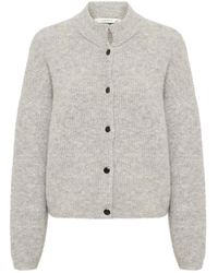 Gestuz - Truien & Vesten ,Grijs ,Zachte Gebreide Korte Vest Licht Grijs - Lyst