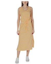 B.Young - Gestreepte Midi Jurk Met Trekkoord Taille - Lyst