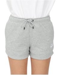 Nike - Short shorts in tessuto morbido per donne - Lyst