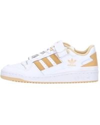 adidas - Niedrige Cloud Whe/Pulse Amber/Orange Rush Sneakers - Lyst
