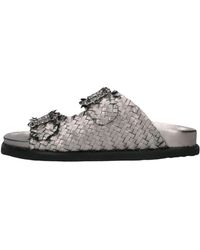 Inuovo - Schoenen ,Grijs ,Zilveren Sandalen Met Gouden Gespen - Lyst