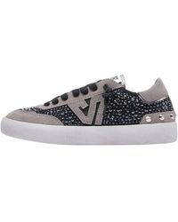 Emanuélle Vee - Schoenen ,Zwart ,Suède Zwarte Sneakers Met Strass-Details - Lyst