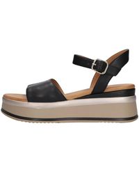 Inuovo - Schoenen ,Zwart ,Leer Zwarte Leren Sandalen Met Gouden Gesp - Lyst