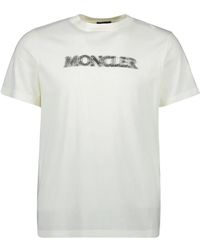 Moncler - Tops ,Wit ,Vervaagd Logo Wit T-Shirt Lente-Zomer 2025 - Lyst