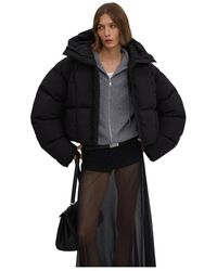 ESTRO - Jassen ,Zwart ,Polyester Korte Zwarte Pufferjas Voor Vrouwen Met Hoge Kraag Voor De Winter - Lyst