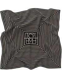 TOTEME - Zijden Monogram Sjaal - Lyst