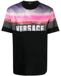 Versace - Magliette in cotone con stampa hills - Lyst