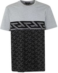 Versace - T-shirt greek signature allover - Lyst