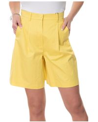 Femme Vêtements Shorts Shorts longs et longueur genou Bermuda En Cuir Svago Cuir Weekend by Maxmara en coloris Noir 