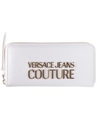 Versace - Portafoglio logo lock bianco con stampa saffiano - Lyst