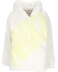 Nike - Teddy Bear W Sportswear Logo Chaqueta De Pelo Alto Mujer - Lyst
