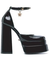 Versace - Leder plateau sandalen mit medusa kopf - Lyst