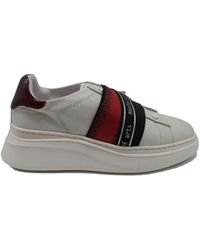 MOA - Sneakers basse elastiche rosse e nere - Lyst
