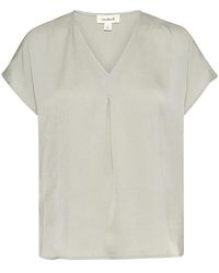 Soaked In Luxury - Feminines Top Mit V-Ausschnitt Und Falten - Lyst