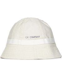 C.P. Company - Weißer baumwoll-canvas-bucket-hut mit logo-print - Lyst