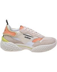 GHŌUD - Sneakers basse in crema e color salmone con dettagli colorati - Lyst