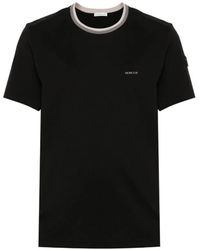Moncler - T-Shirt Van Katoen Met Logo-Reliëf - Lyst
