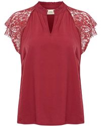 Cream - Overhemden ,Rood ,Kanten Blouse Met V-Hals En Kanten Mouwen - Lyst