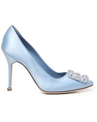 Manolo Blahnik - Zapatos de tacón de satén azul con hebilla de joya - Lyst