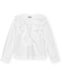 Ganni - Blusa blanca de popelina de algodón con volantes y escote en v - Lyst