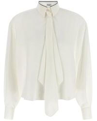 Brunello Cucinelli - Overhemden ,Wit ,Leer Zijden Crêpe De Chine Blouse Met Strik En Glanzende Kraag - Lyst