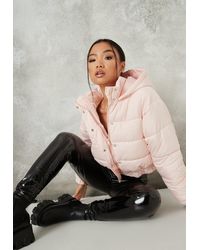 Missguided Petite Pufferjacke mit Kapuze - Pink
