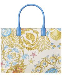 Versace - Tote Bag With Medusa Detail On The Front And All-Over Underwater Barocco Print - Lyst