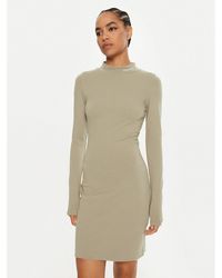 Calvin Klein - Kleid Für Den Alltag J20J225395 Regular Fit - Lyst