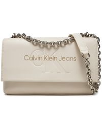 Calvin Klein - Handtasche Sculpted Ew Flap Wichain25 Mono K60K612221 Écru - Lyst