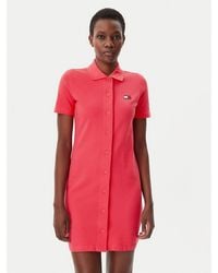 Tommy Hilfiger - Kleid Für Den Alltag Badge Dw0Dw20302 Regular Fit - Lyst